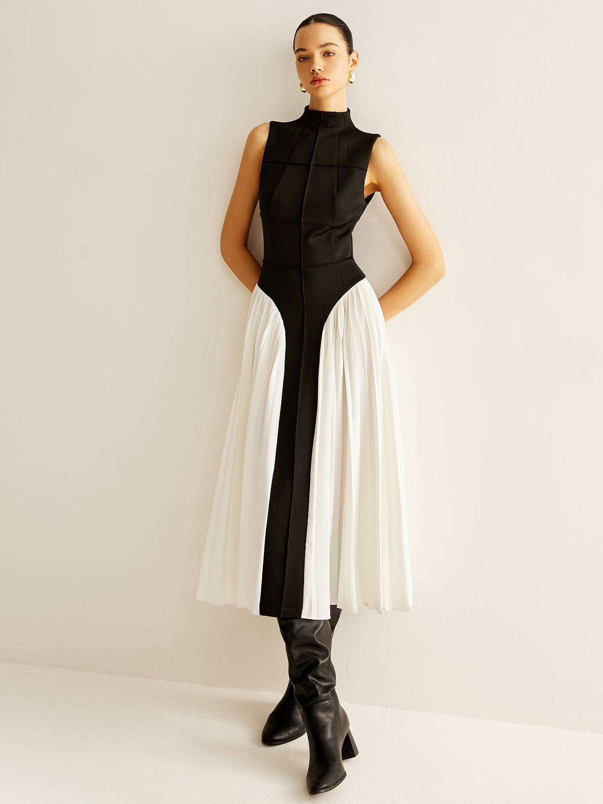 Anna | Ärmelloses Faltenkleid im Colorblock-Stil