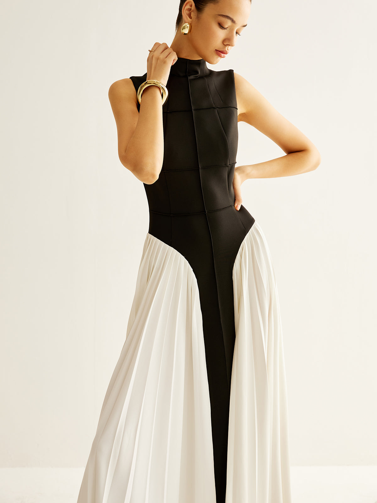 Anna | Ärmelloses Faltenkleid im Colorblock-Stil