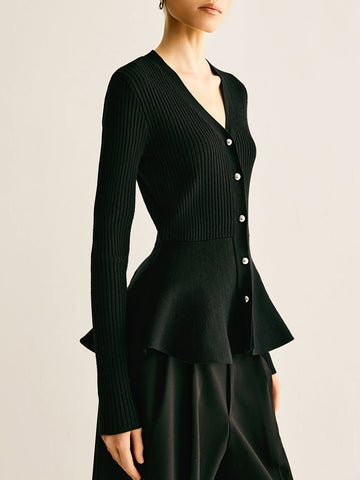 Klara | Geripptes Knopfstrickoberteil mit Taillierung