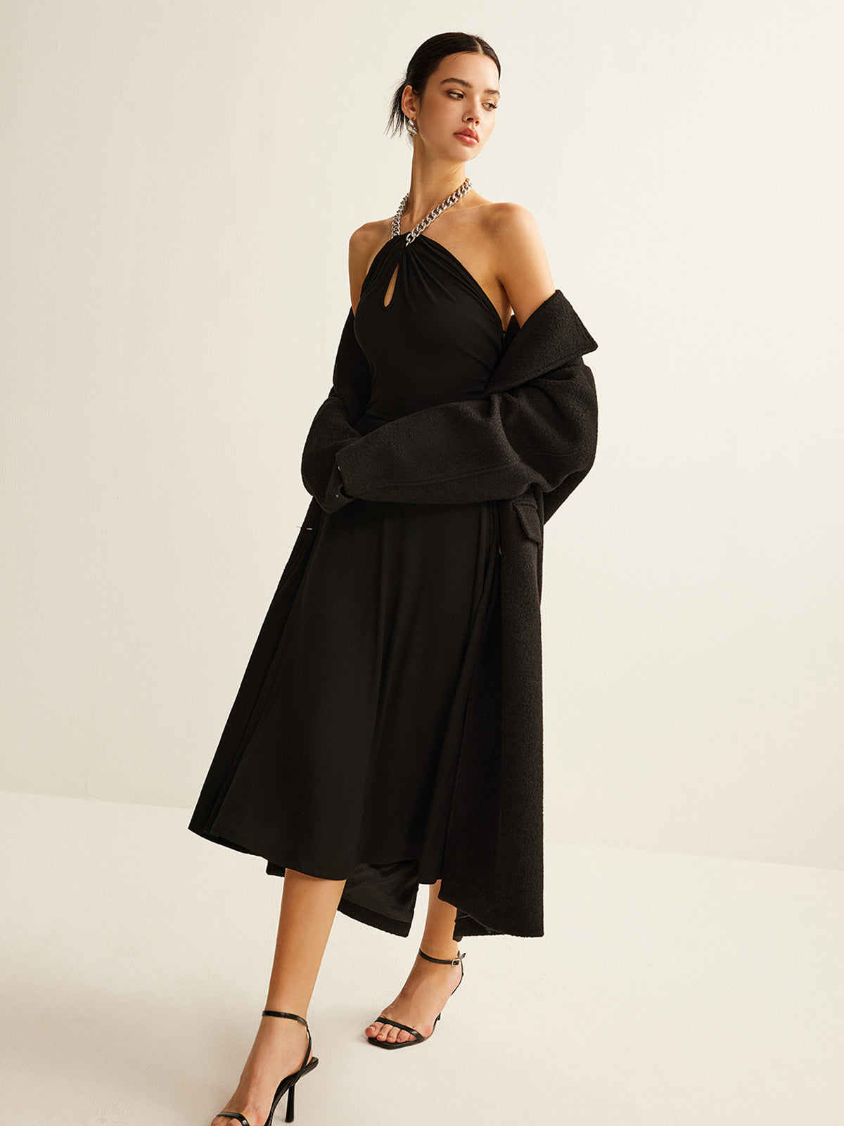 Clara | Ärmelloses Kleid mit Schlüssel-Ausschnitt