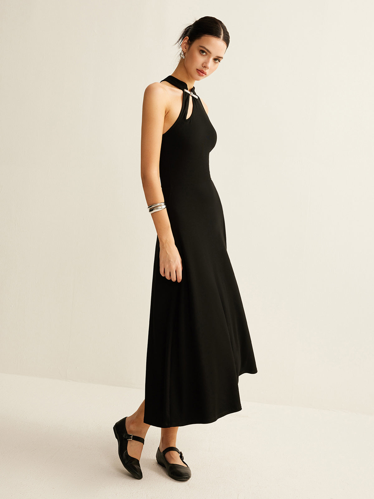 Clara | Elegantes Cutout Kleid ohne Ärmel