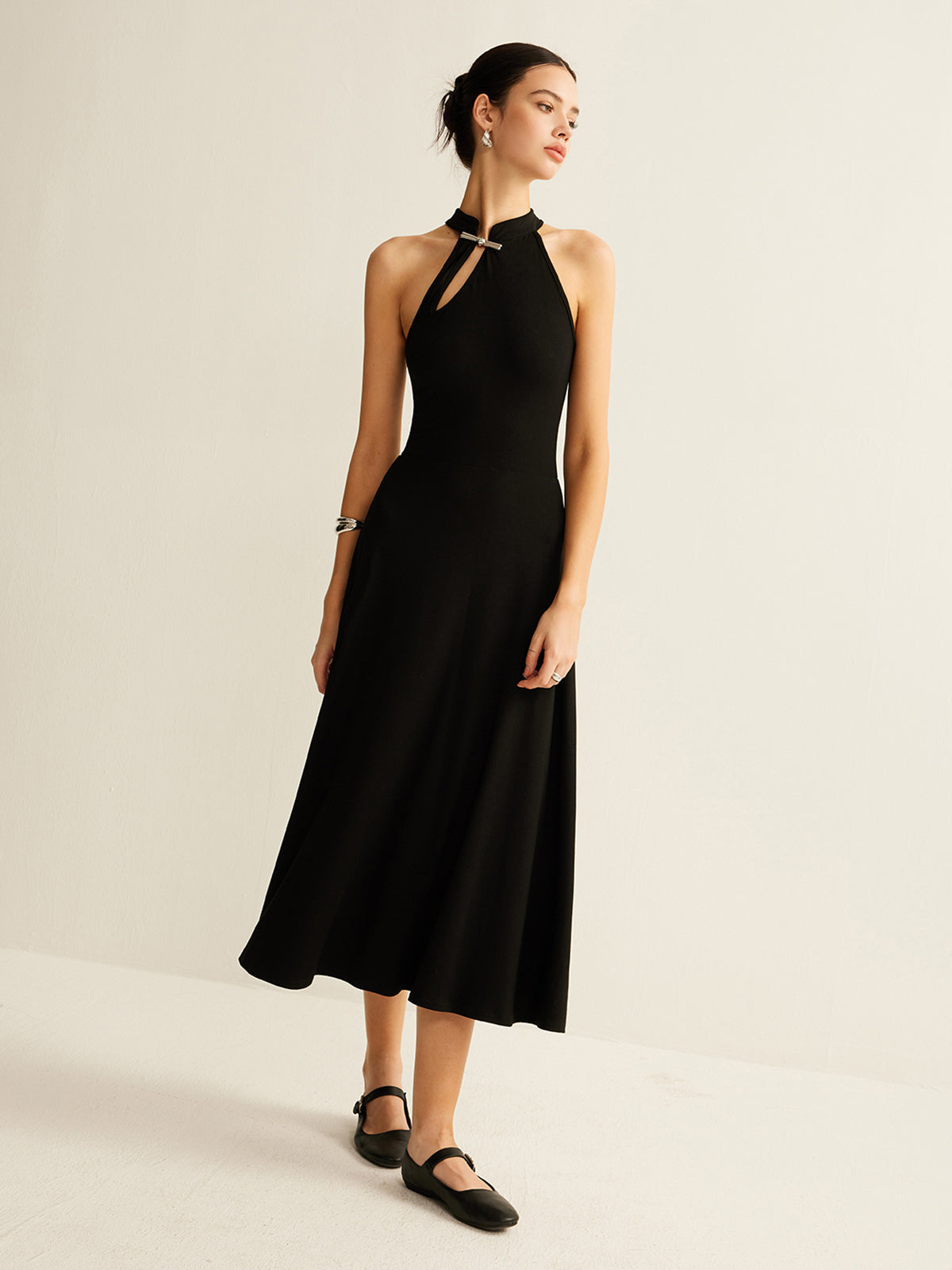 Clara | Elegantes Cutout Kleid ohne Ärmel