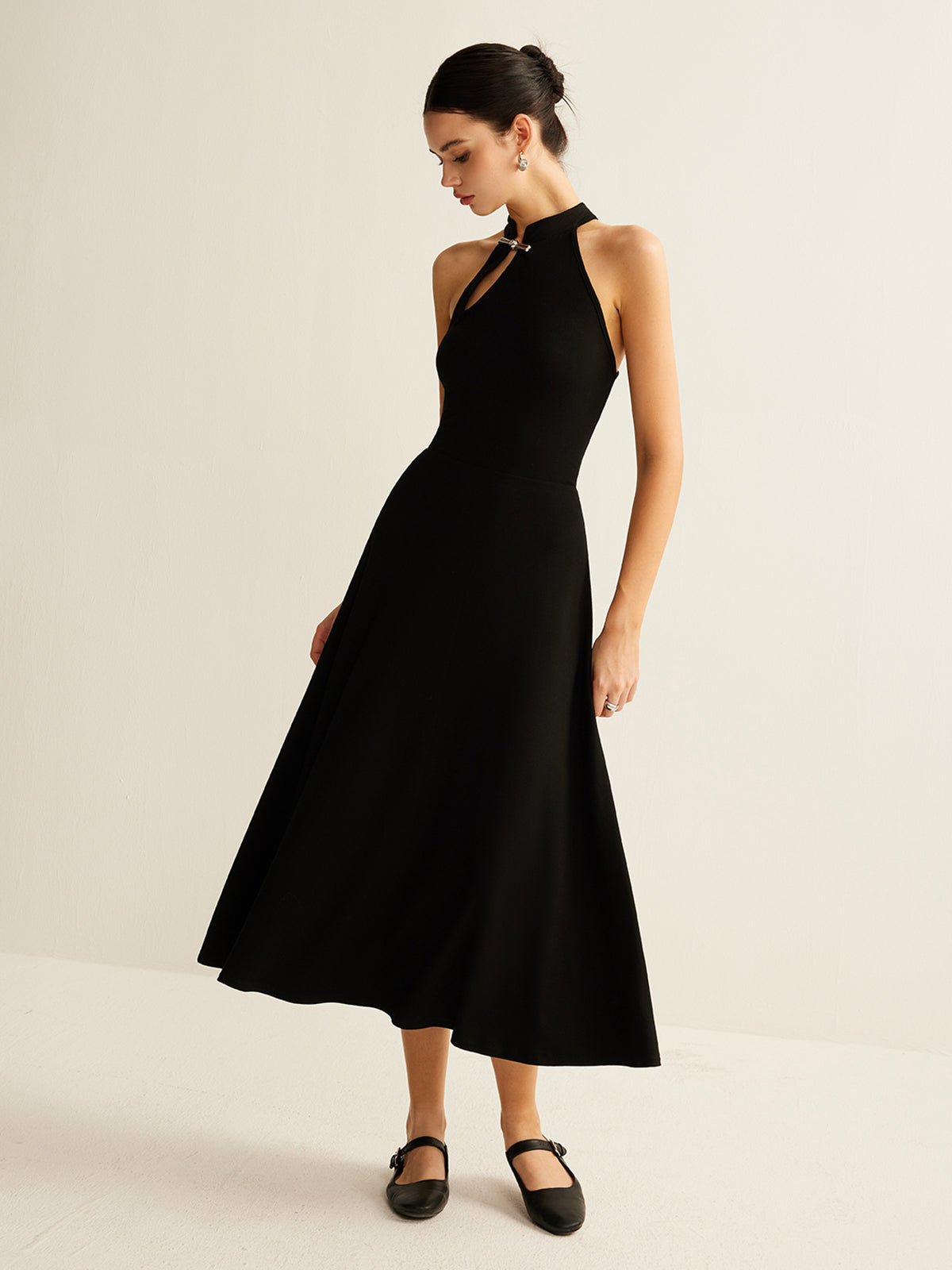 Clara | Elegantes Cutout Kleid ohne Ärmel