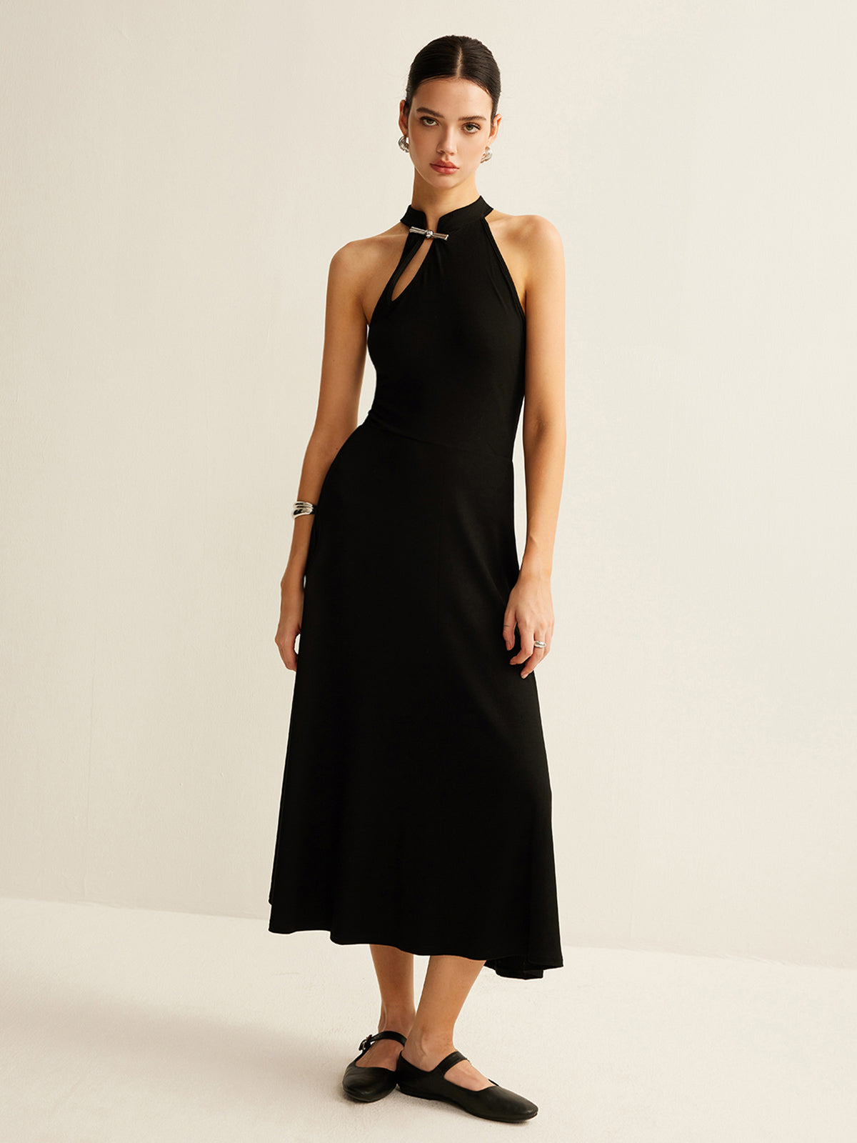 Clara | Elegantes Cutout Kleid ohne Ärmel