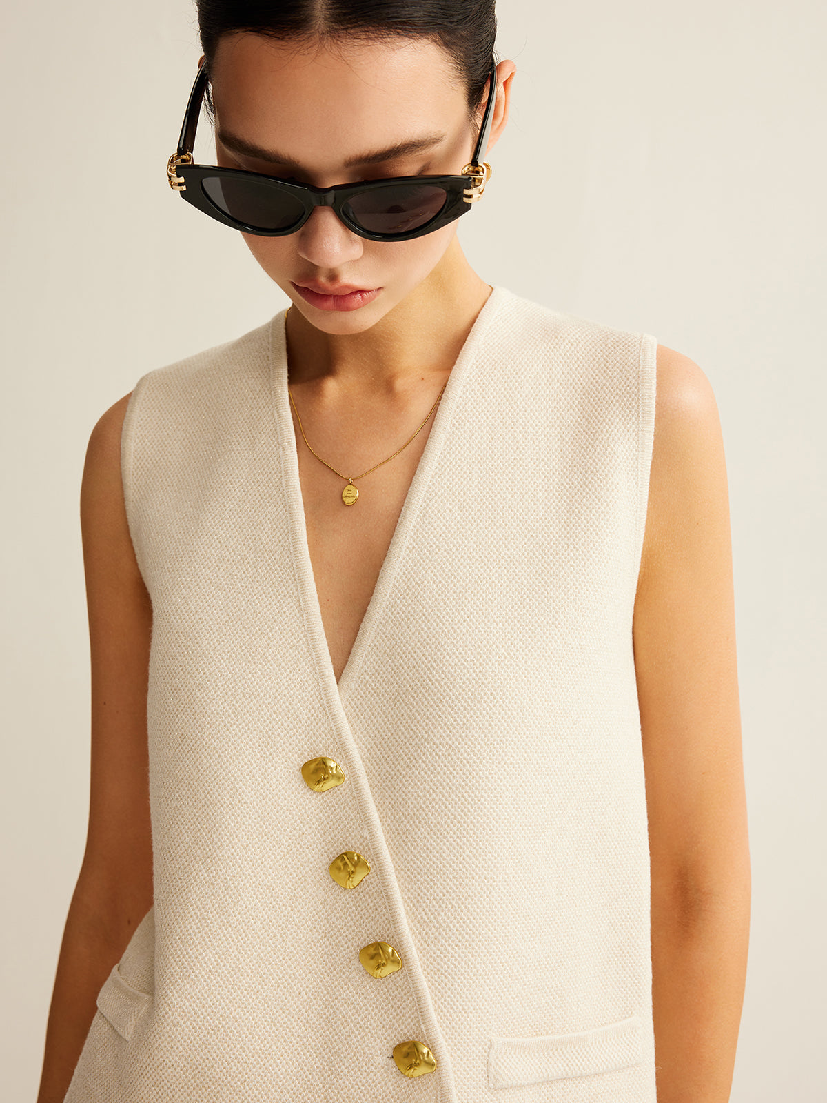 Ulrike | Asymmetrische Knopf-Pullover-Weste