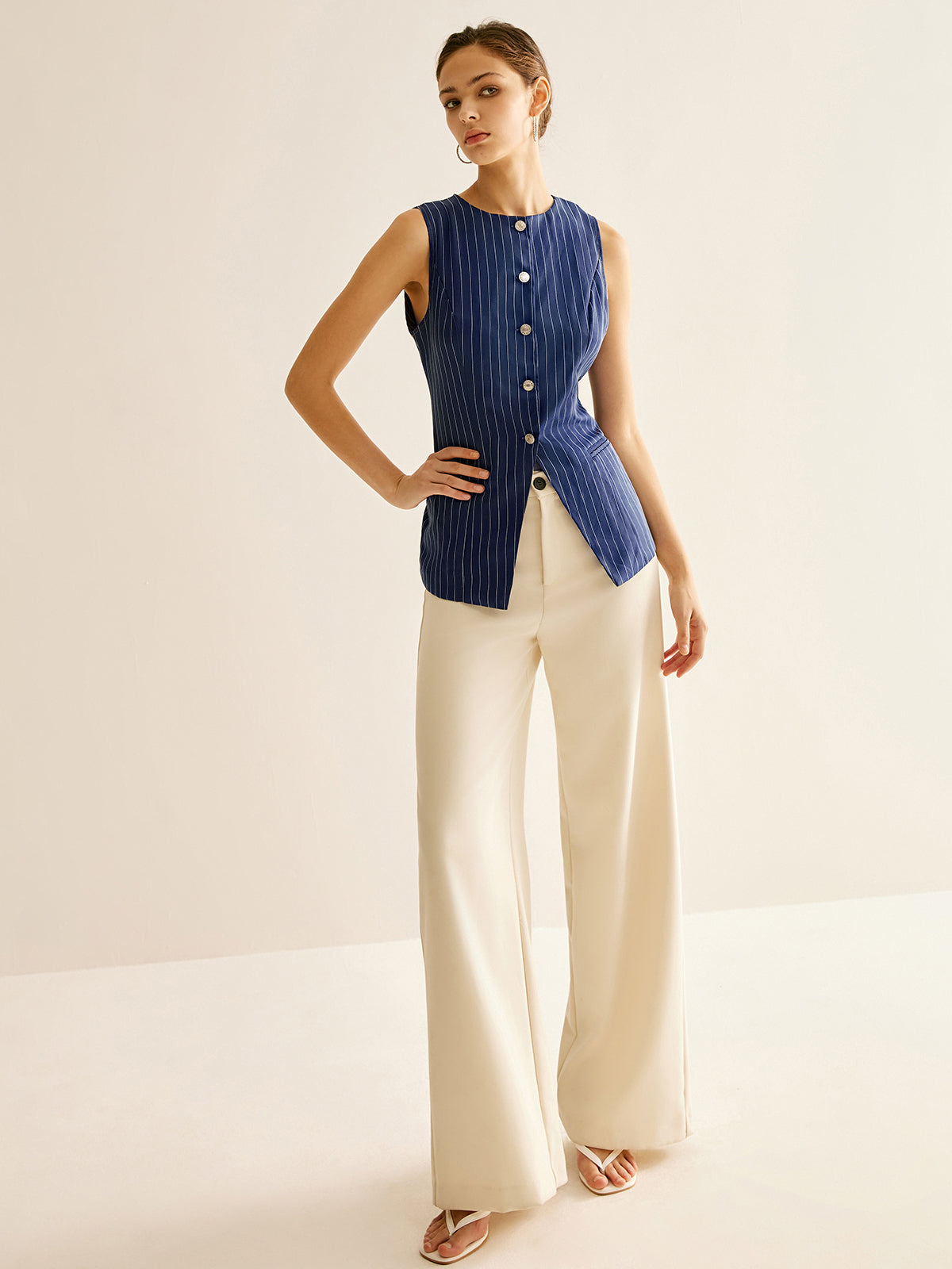 Lena | Ärmeloses Hemd mit Nadelstreifen