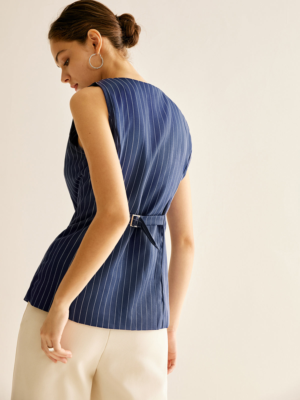 Lena | Ärmeloses Hemd mit Nadelstreifen