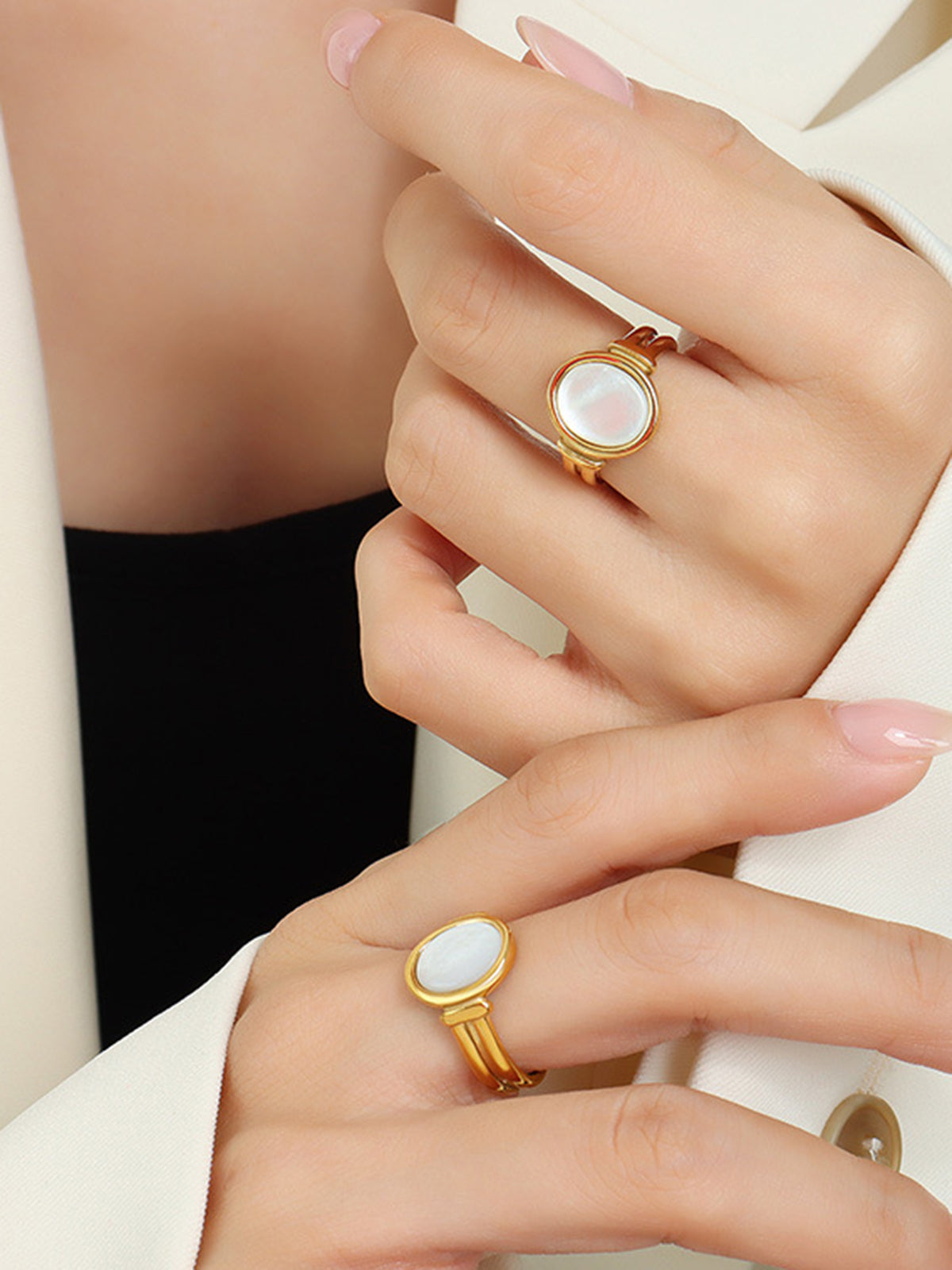 Clara | Eleganter Ring mit weißen Muschelschalen