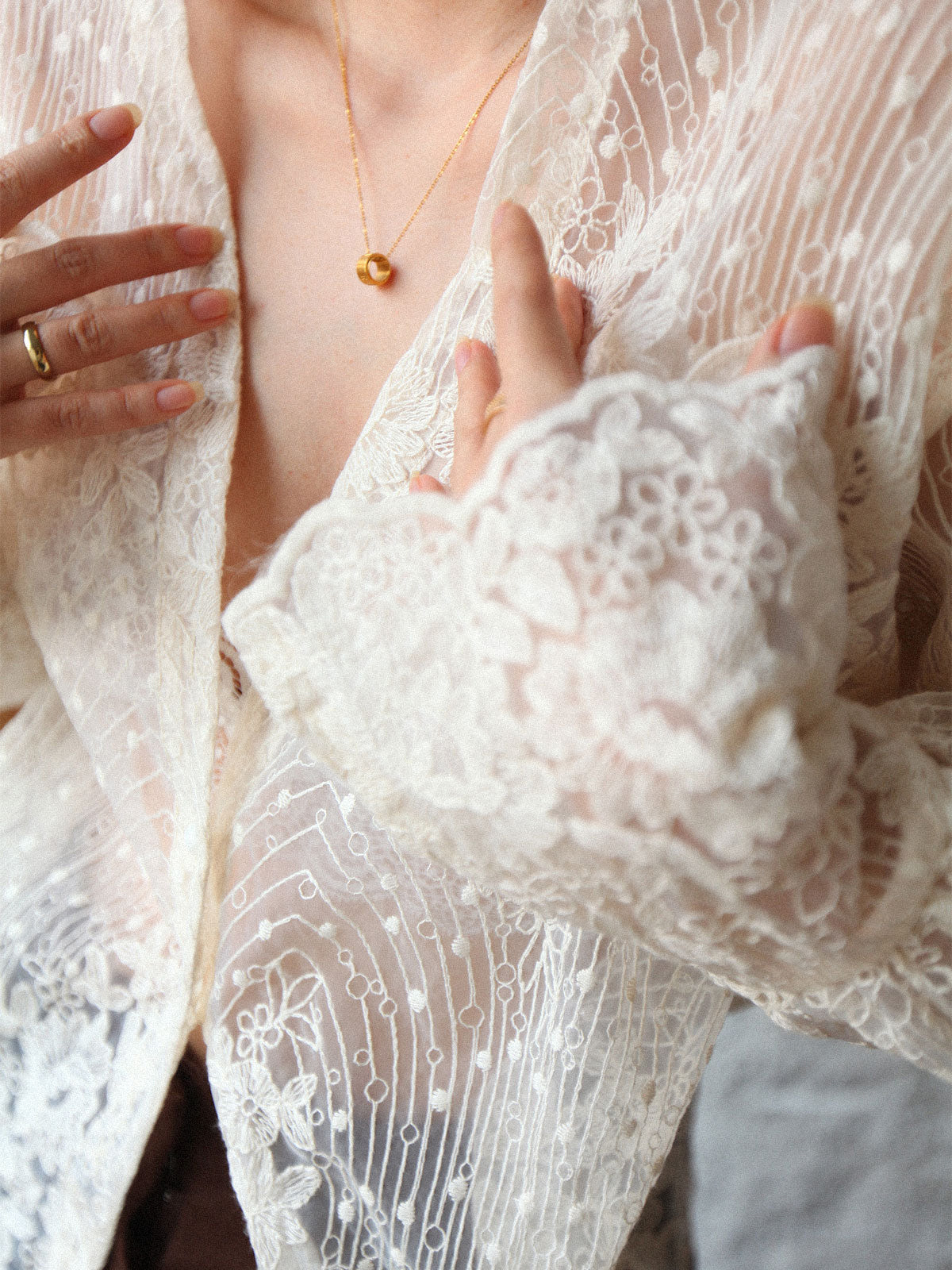 Clara | Florale V-Ausschnitt Bluse mit Knöpfen