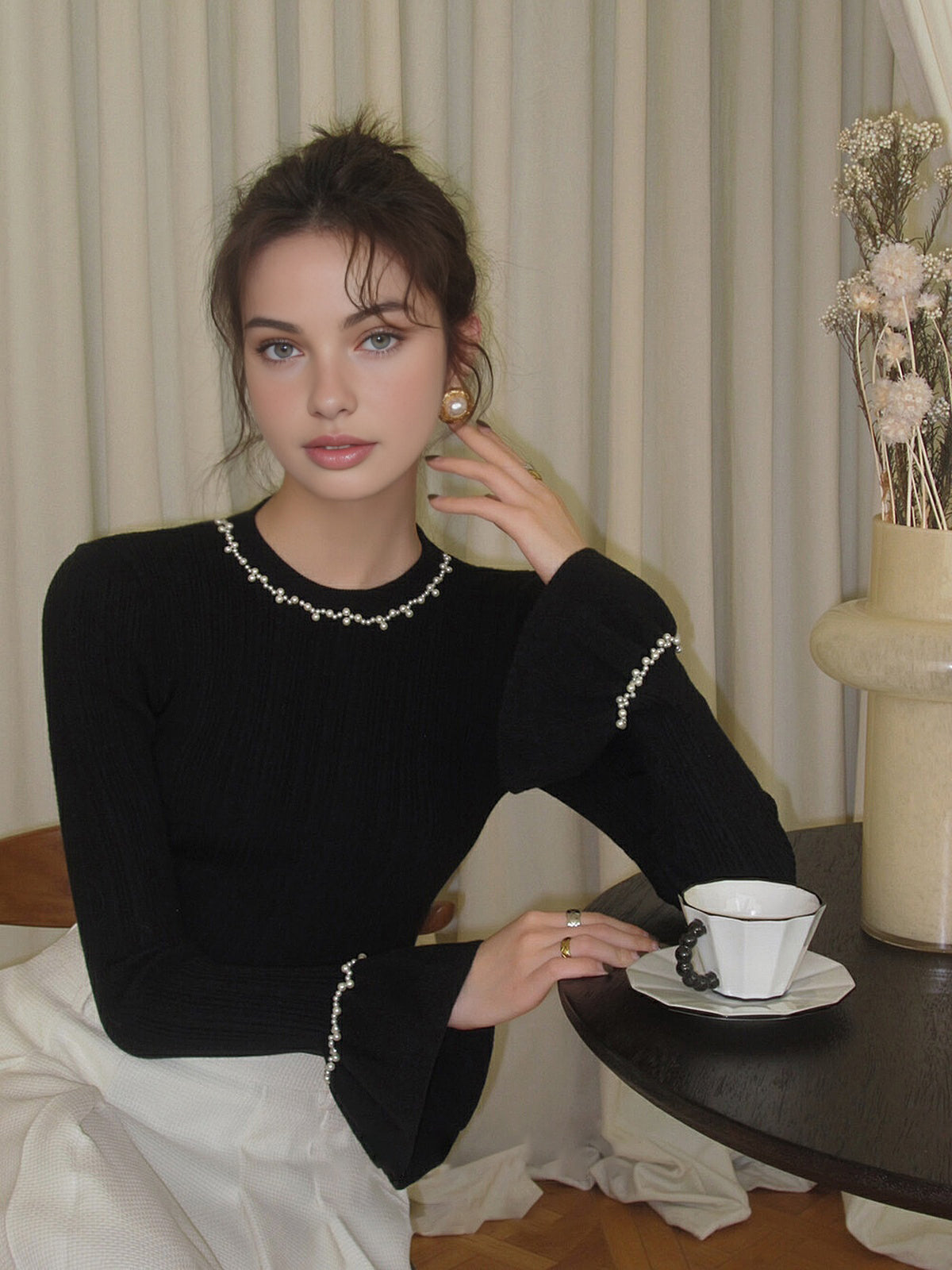 Clara | Rüschen-Strick-Top mit edlem Perlen-Dekor