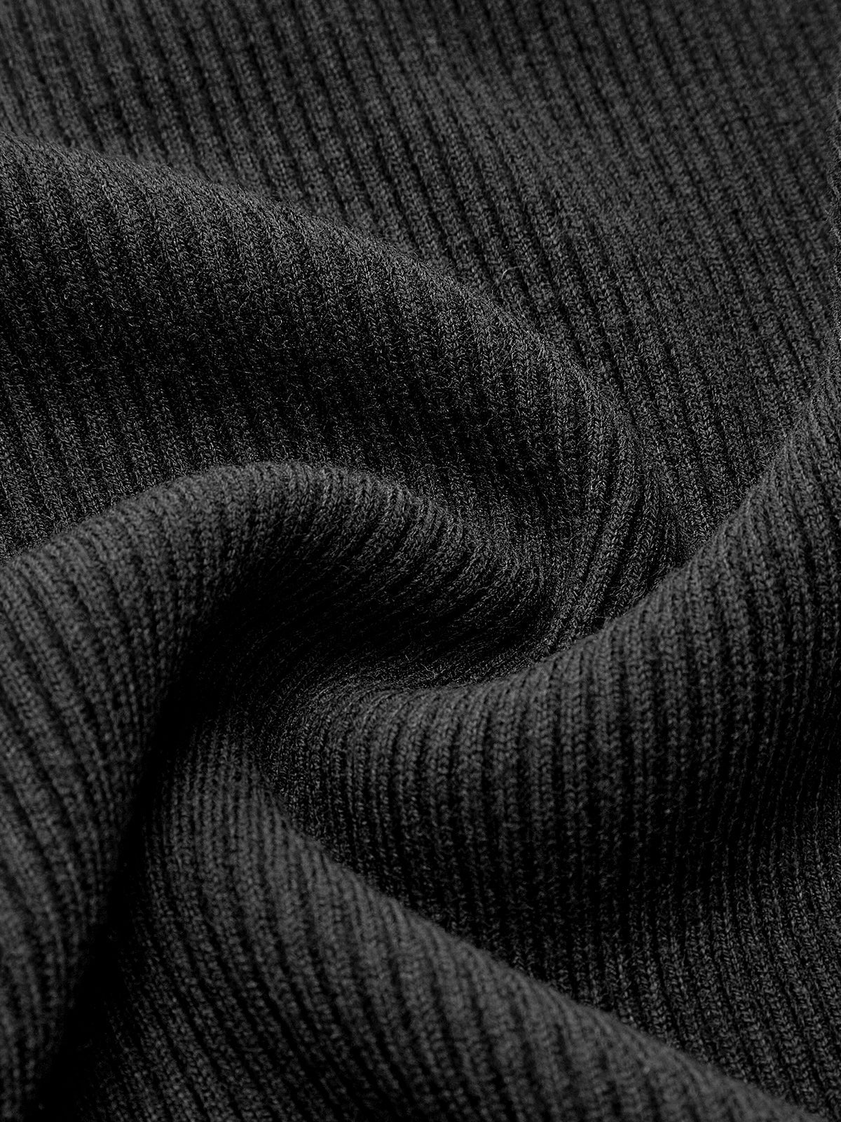 Clara | Asymmetrisches Karamell-Strick-Top mit langen Ärmeln