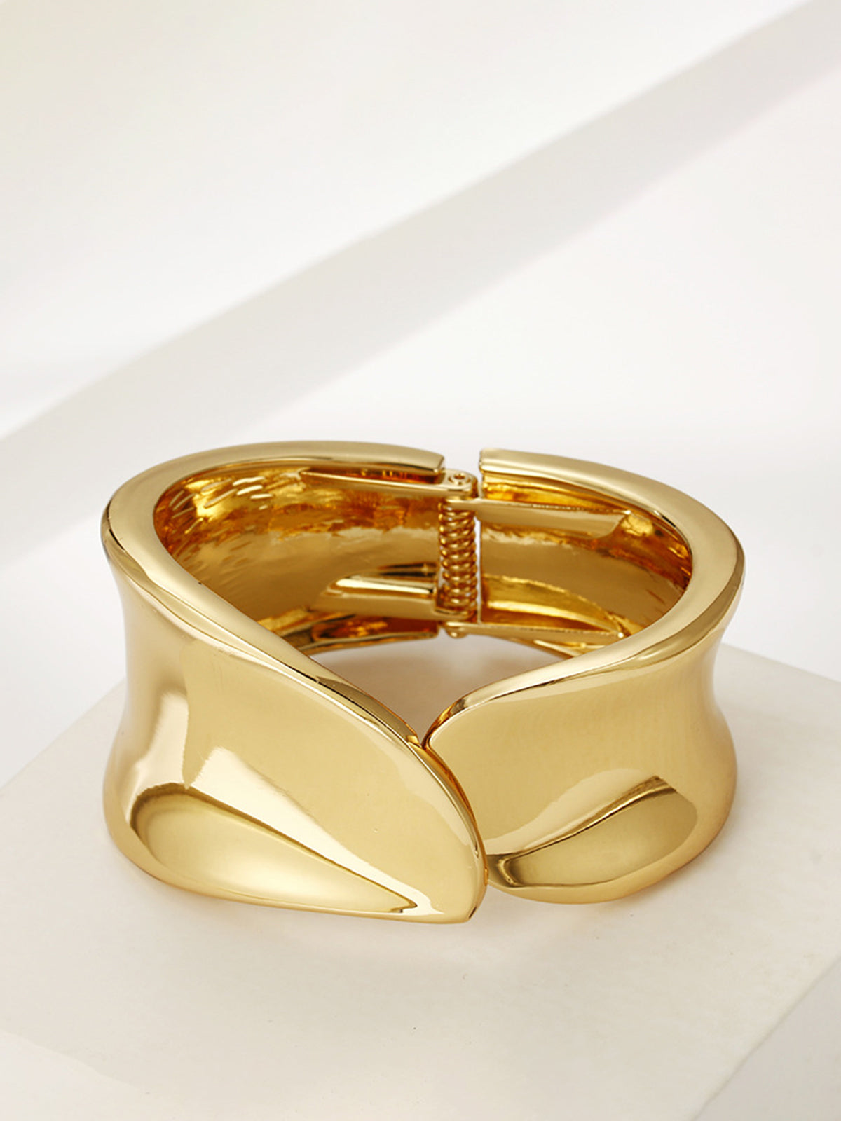 Marie | Goldenes Tunnelarmband