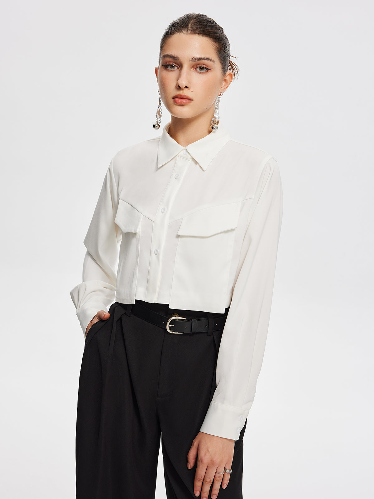 Mia | Trendiges Crop Shirt mit Kragen