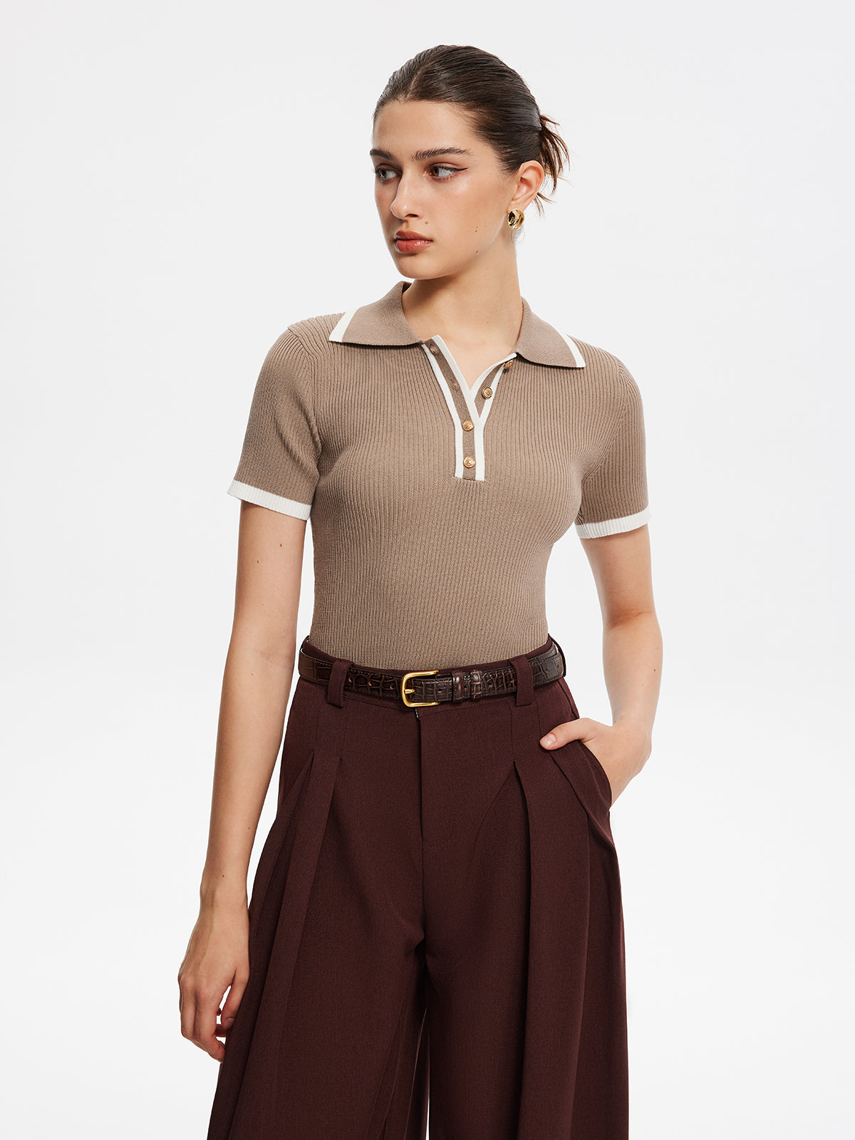 Mia | Stricktop mit Kontrastverzierungen und Metallknöpfen