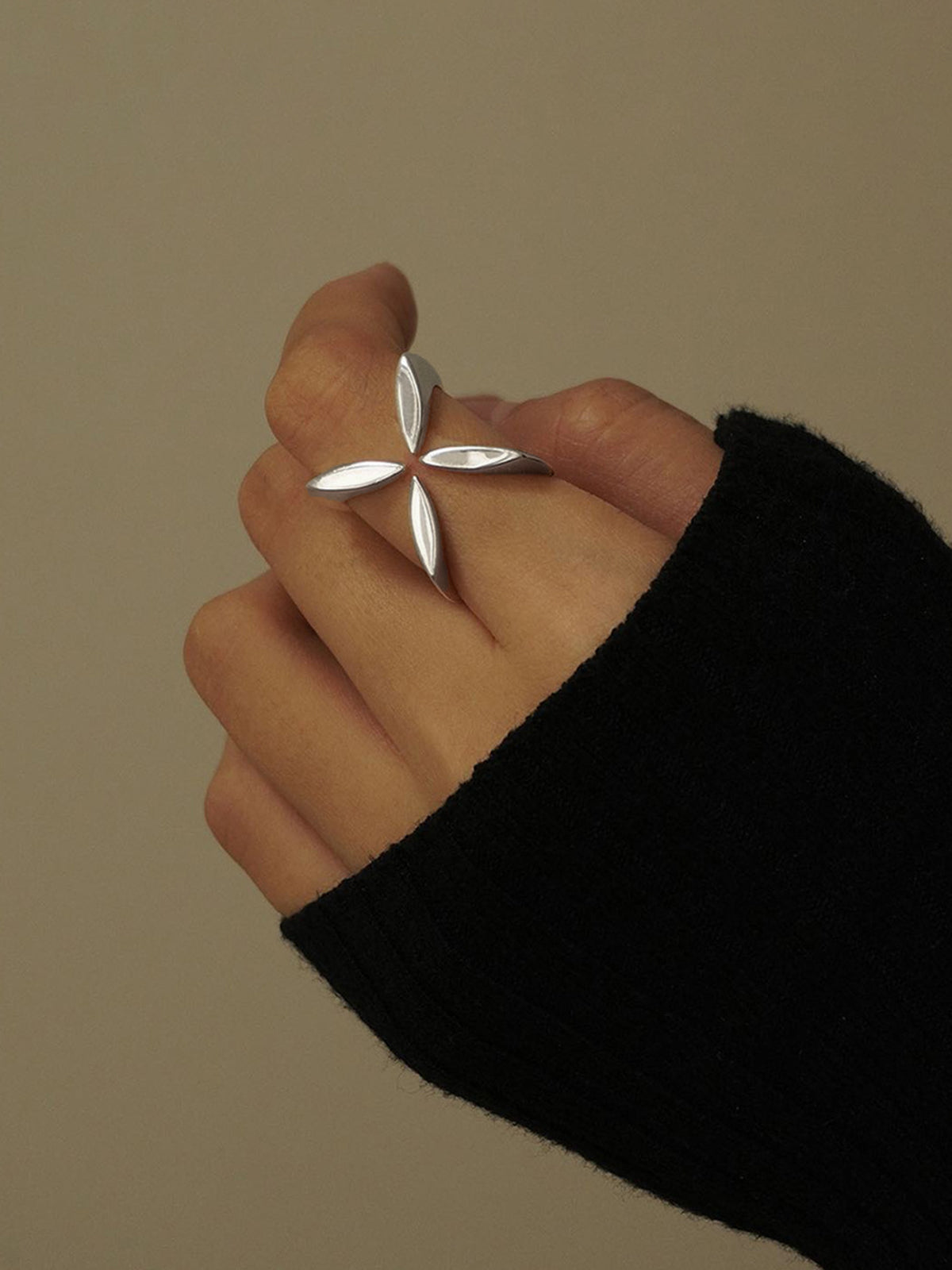 Clara | Criss Cross Vierblätter Offener Ring