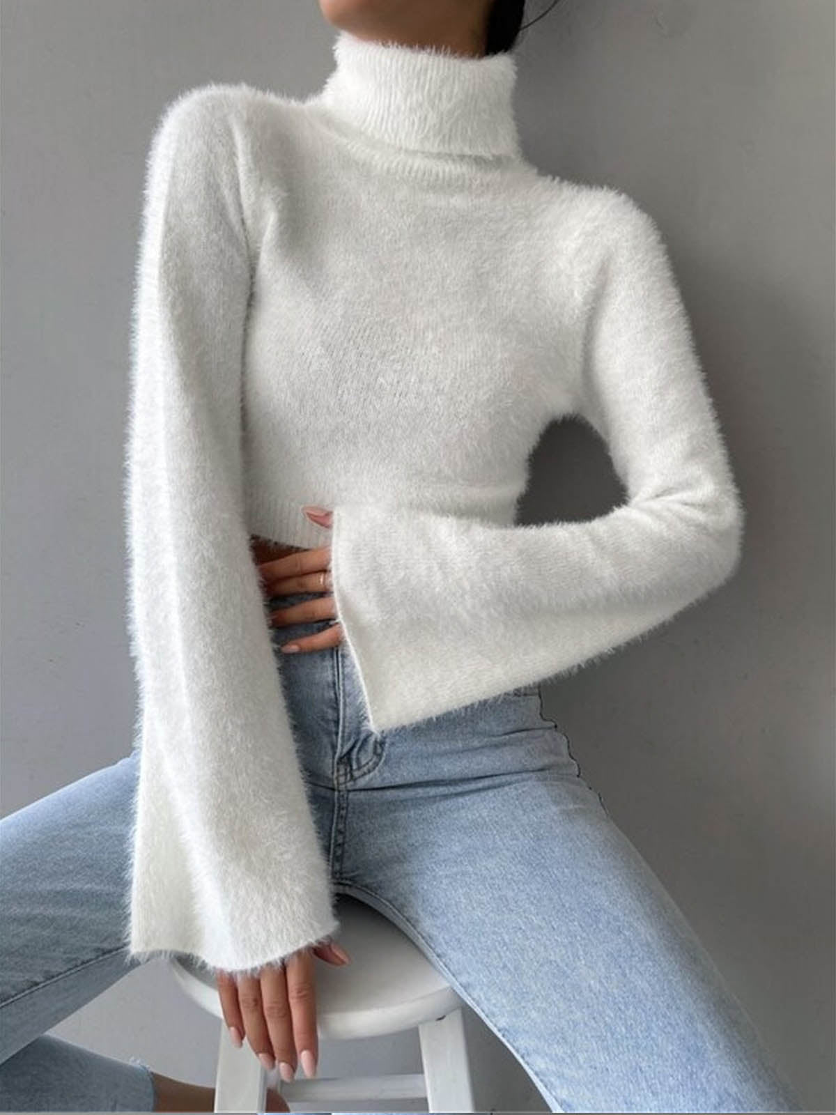 Clara | Modische Turtleneck Fuzzy Crop Bluse