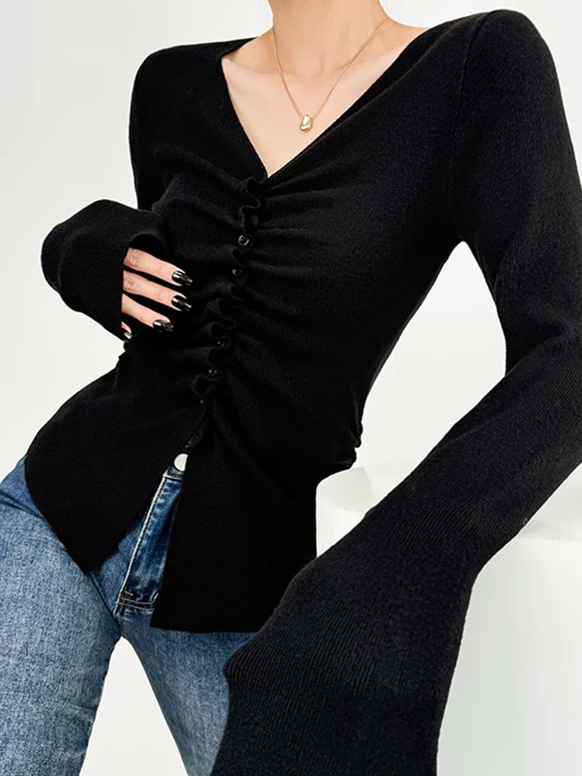 Anna | Elegantes Faltenstricktop mit Knopfdetails