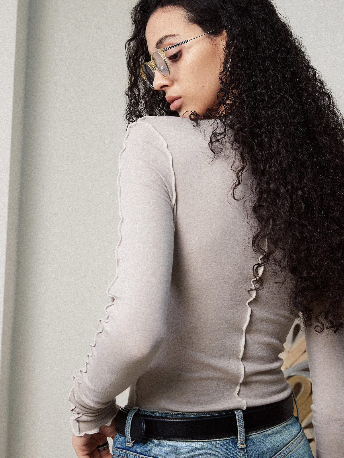 Clara | Trendiges Longsleeve mit Fransendesign