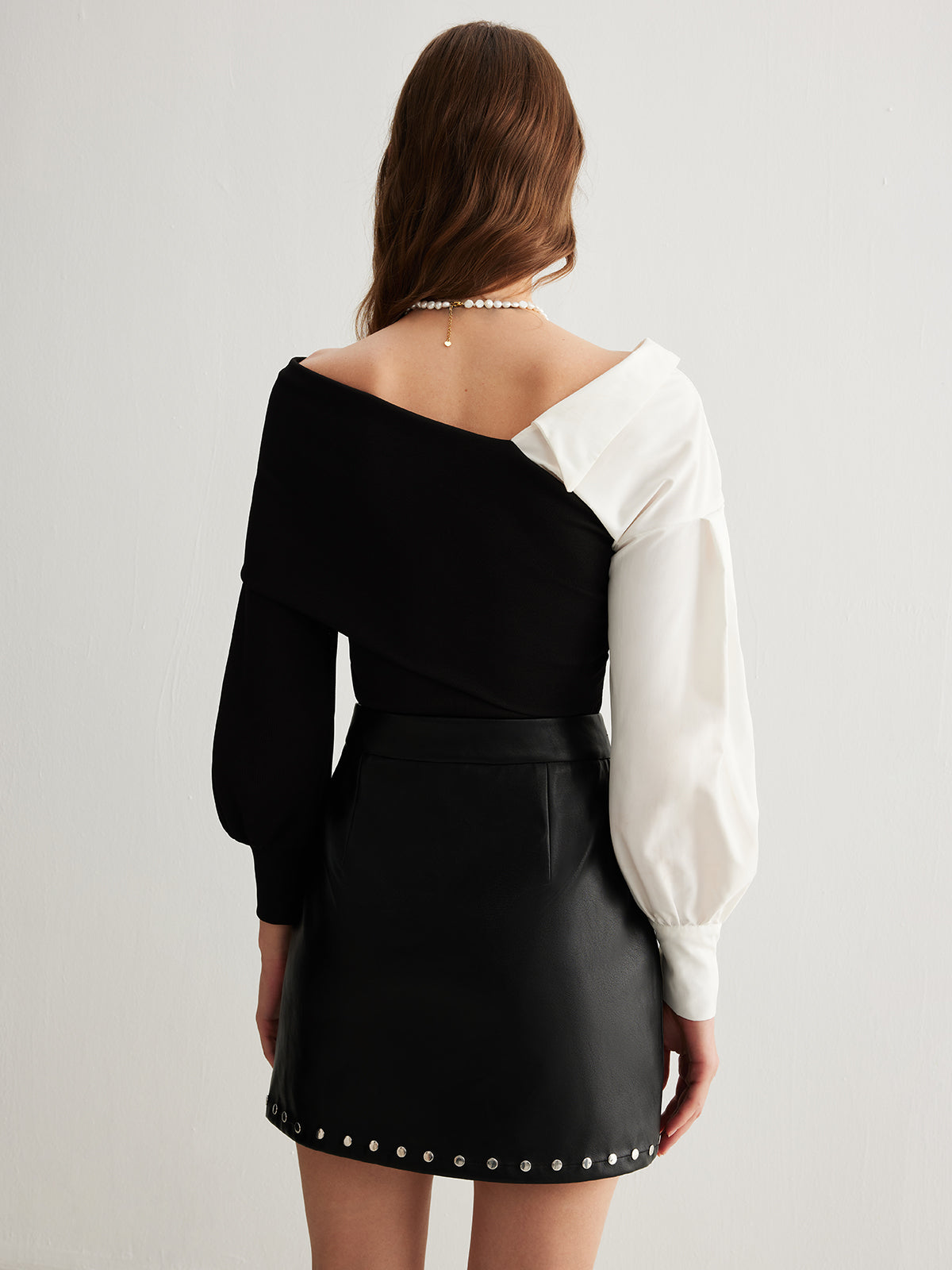 Tim | Modernes Zweifarbiges Cold-Shoulder T-Shirt