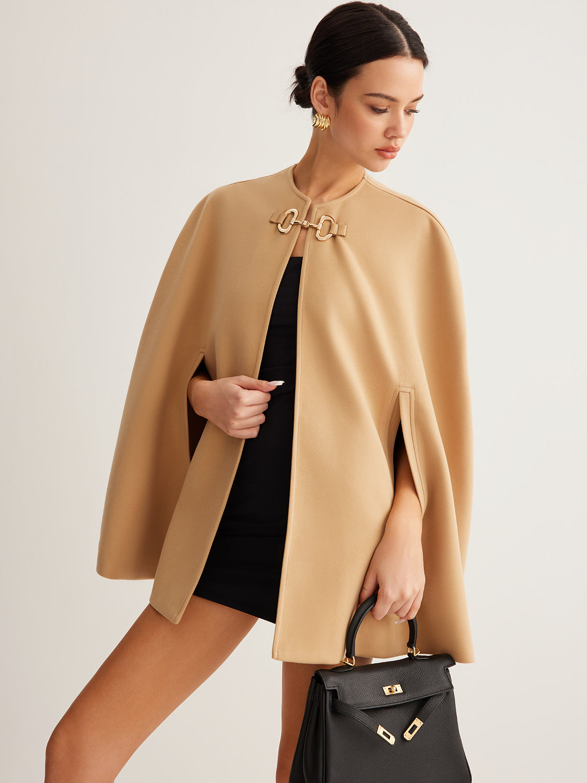 Clara | Eleganter Tweed-Cloak mit Metall-Details