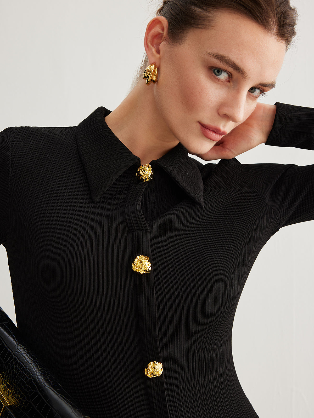 Clara | Elegantes Maxikleid mit Knopfverschluss und geteiltem Kragen