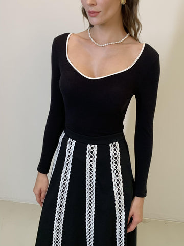 Velvet Viola | Elegantes Oberteil mit Herzkragen