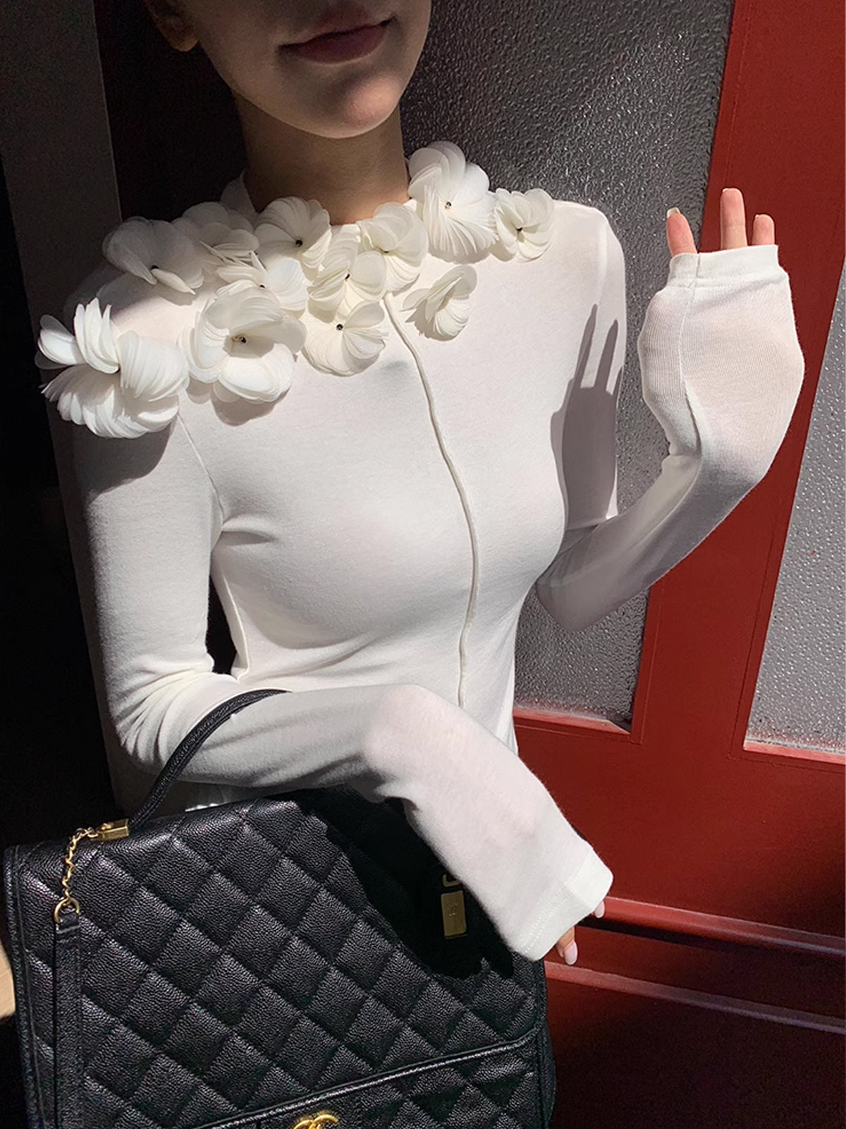 Clara | Florale Bestickte Piping-Bluse