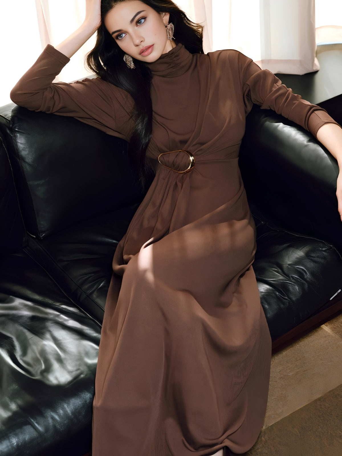 Amelie | Elegantes Faltenkleid mit Knoten und Stehkragen