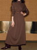 Amelie | Elegantes Faltenkleid mit Knoten und Stehkragen