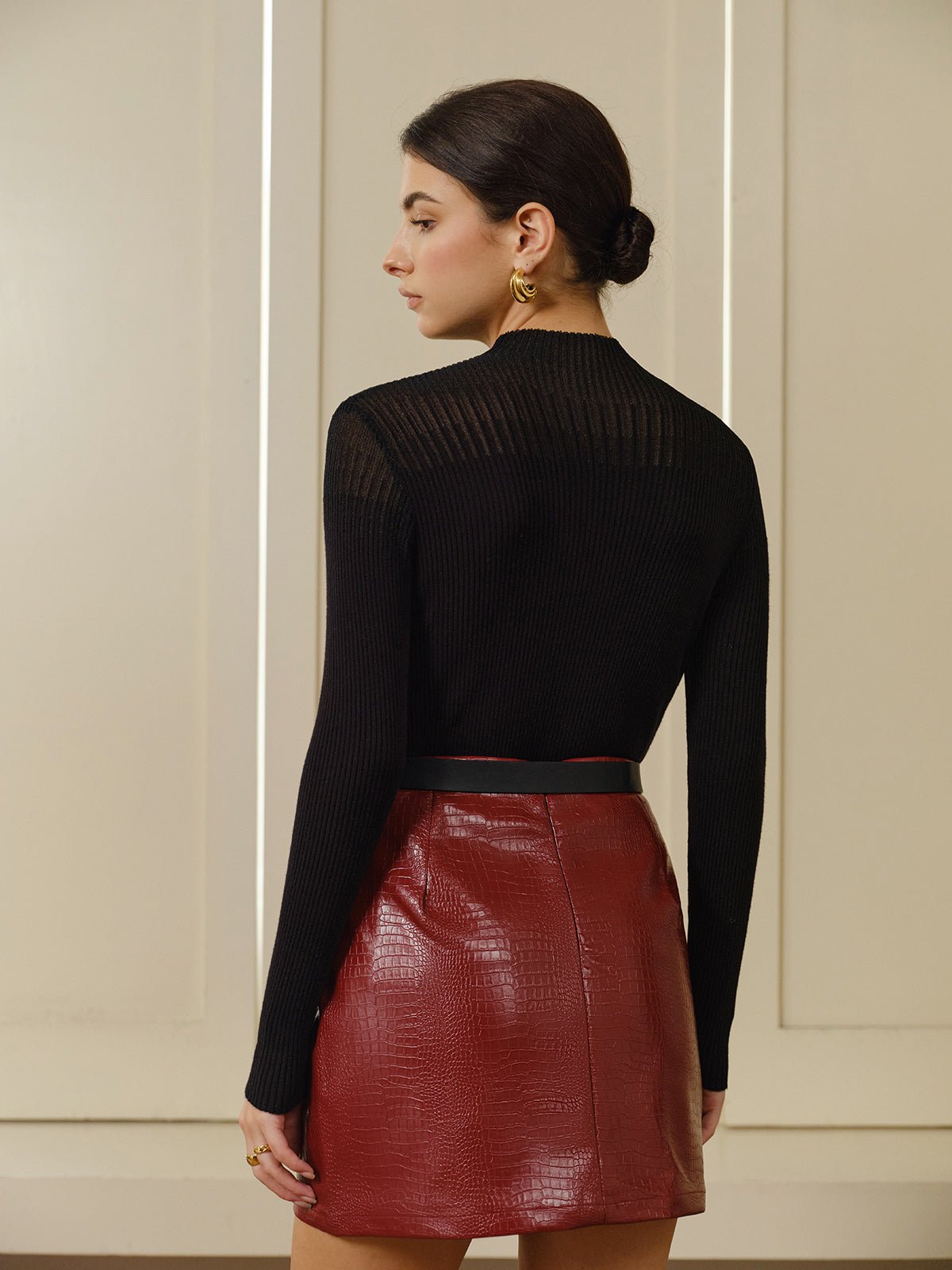 Laura | Elegantes Stricktop mit Stehkragen