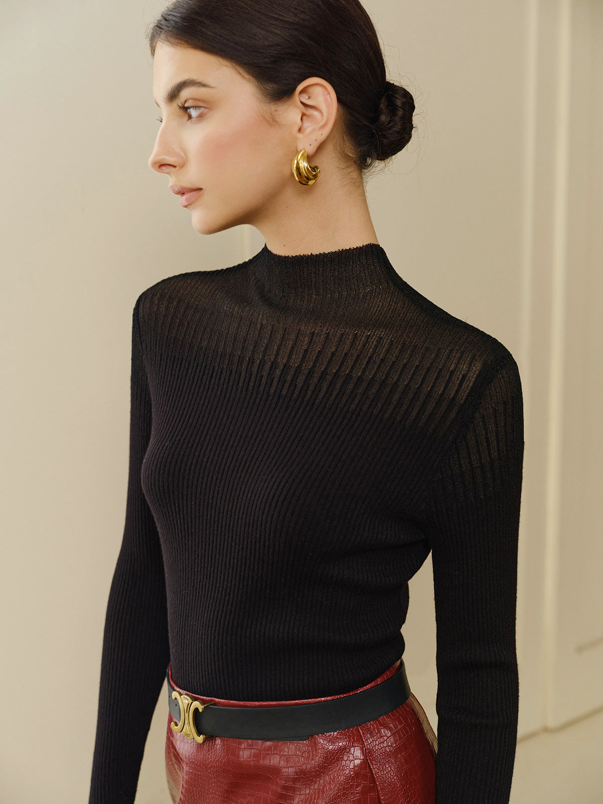 Laura | Elegantes Stricktop mit Stehkragen