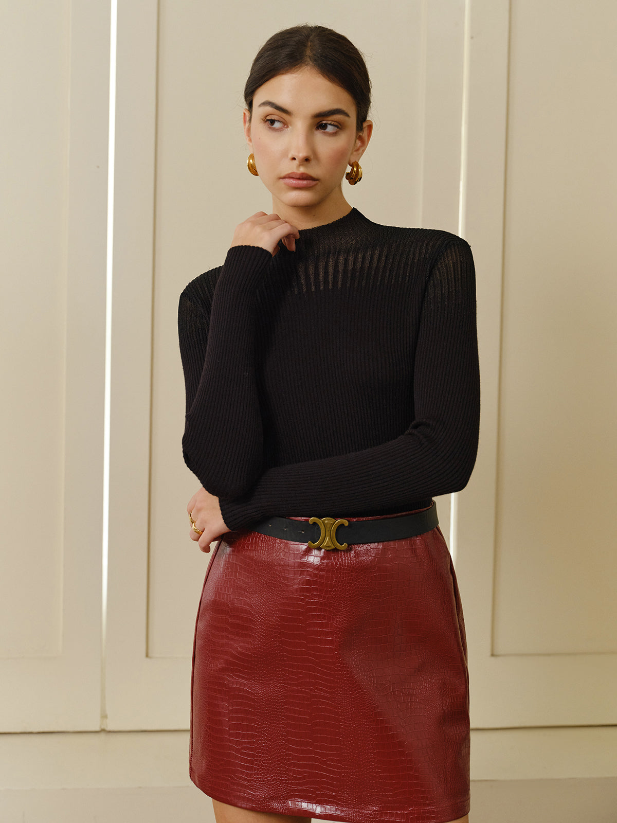 Laura | Elegantes Stricktop mit Stehkragen