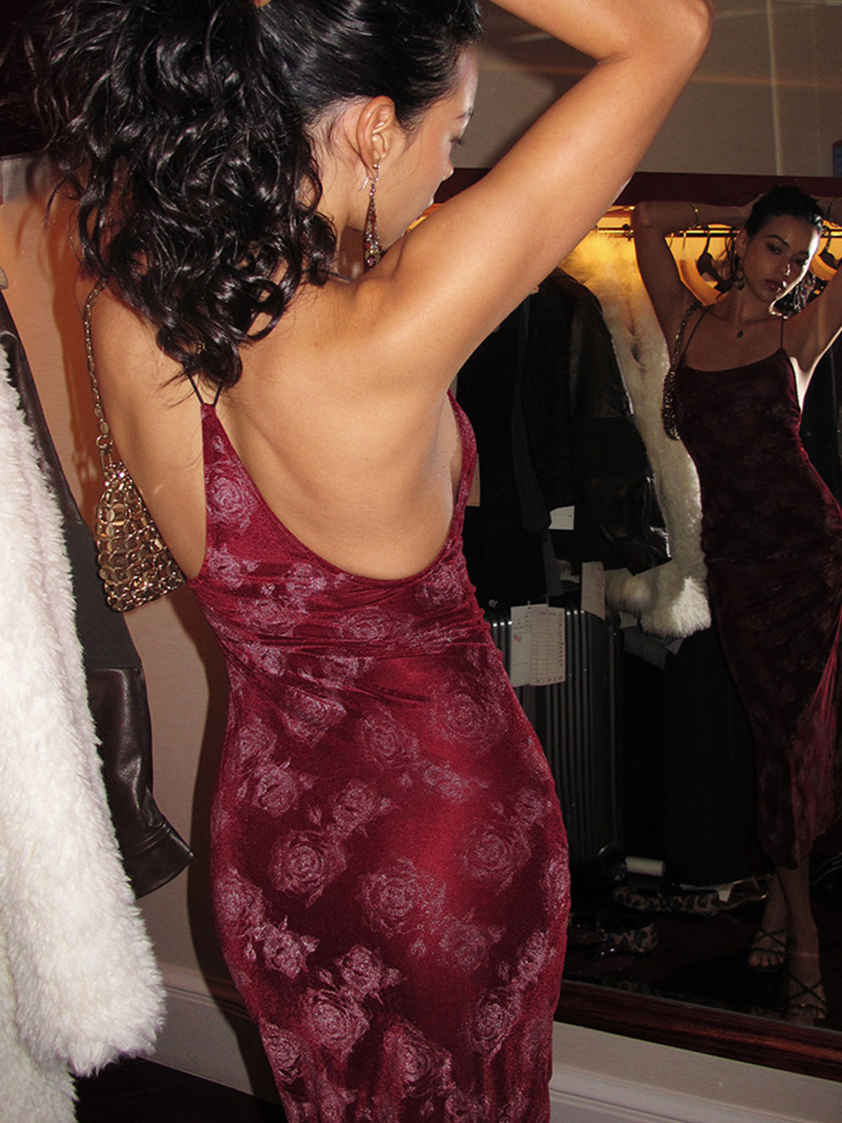 Elegante Schönheit | Rose Velvet Cami Dress