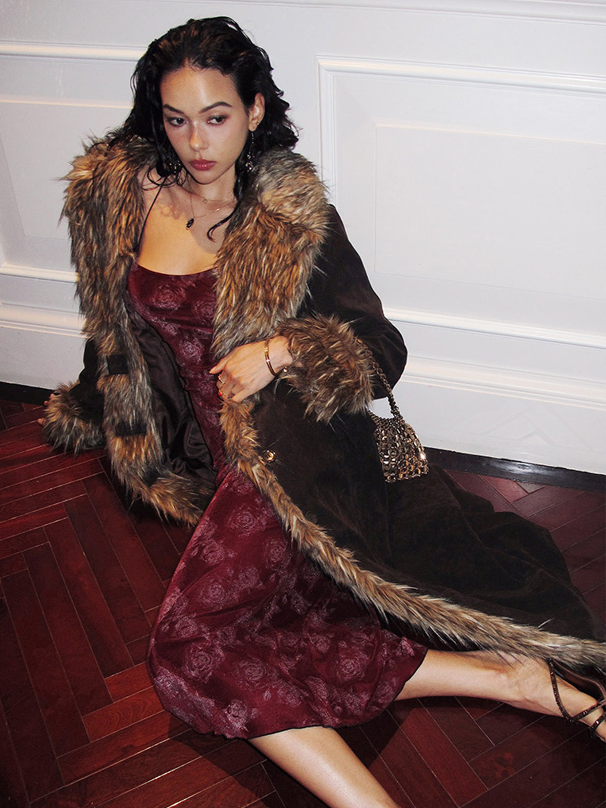 Elegante Schönheit | Rose Velvet Cami Dress