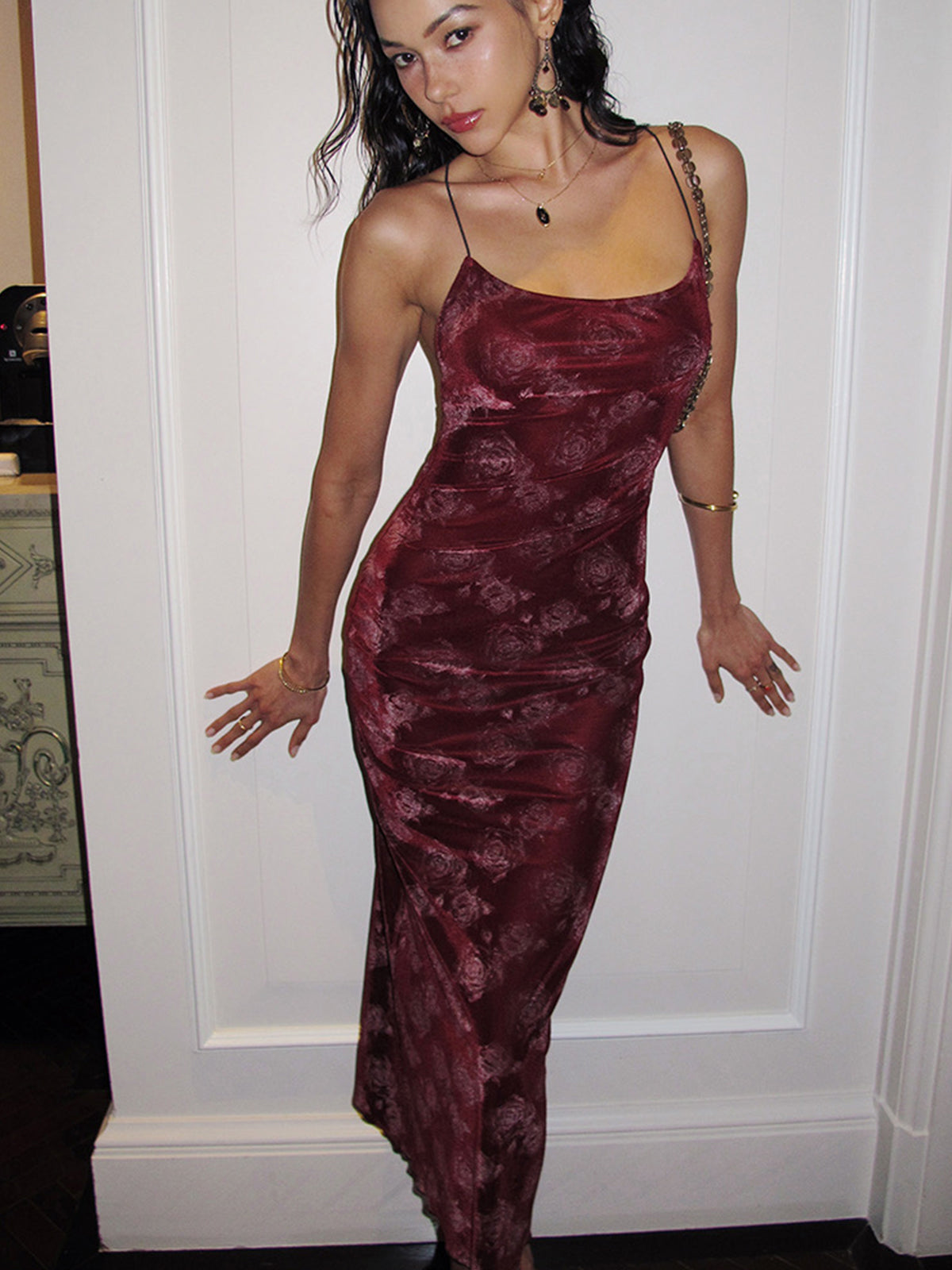 Elegante Schönheit | Rose Velvet Cami Dress