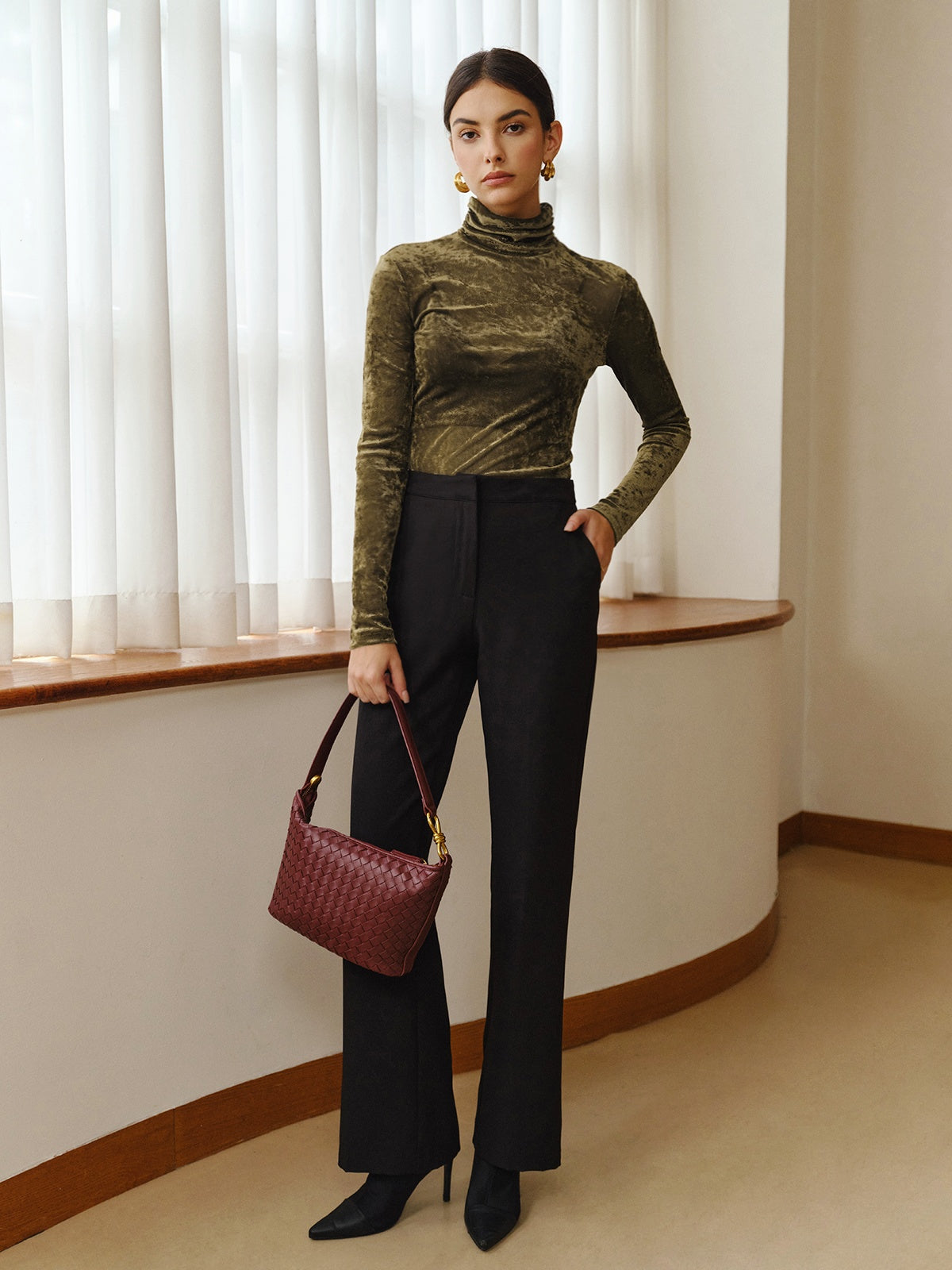 Emilia | Semi-Transparentes Samtoberteil mit Stehkragen