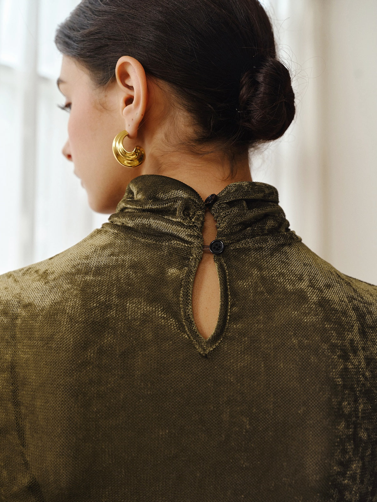 Emilia | Semi-Transparentes Samtoberteil mit Stehkragen