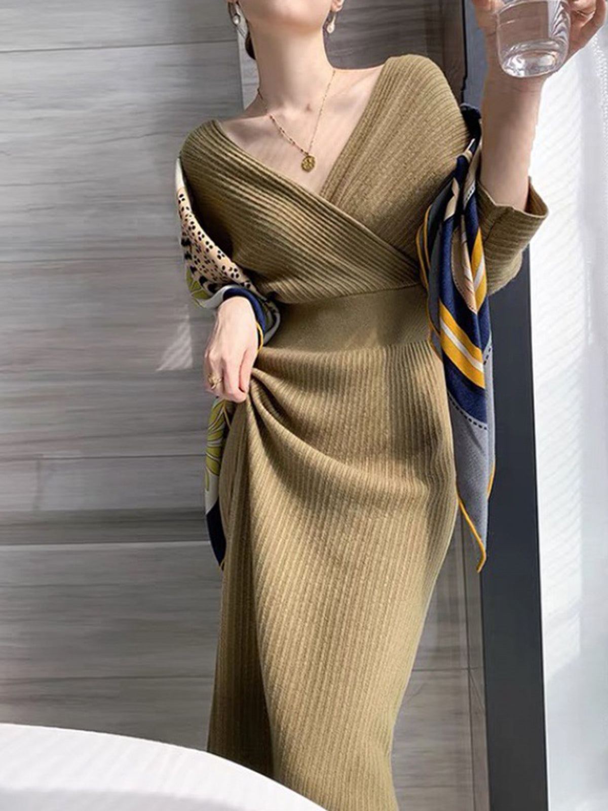 Clara | Elegantes Criss Cross Kleid ohne Gürtel