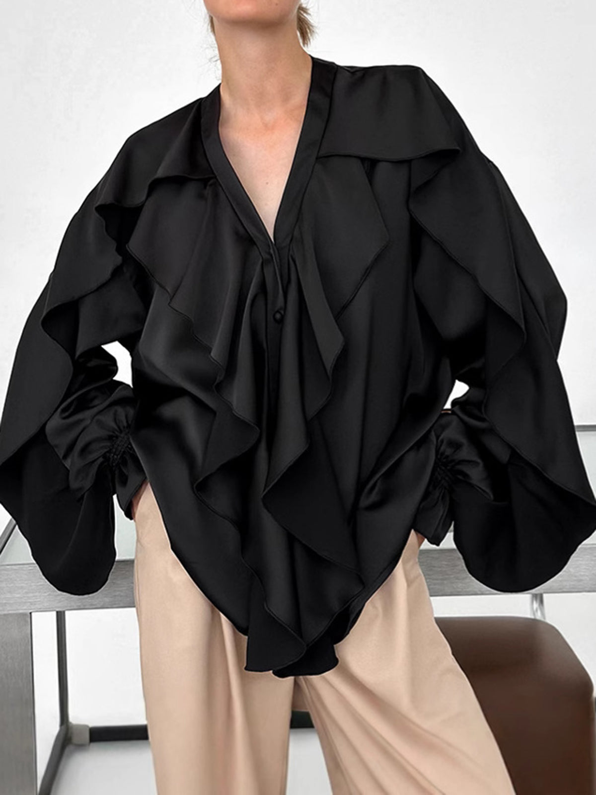 Clara | Elegante Rüschenshirt mit V-Ausschnitt