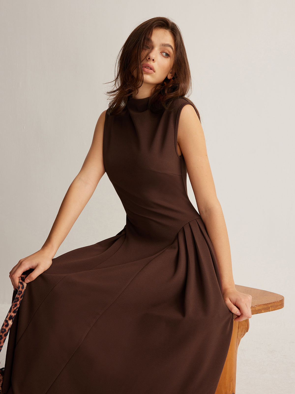 Clara | Ärmloses Plissiertes Midi-Kleid mit Taschen