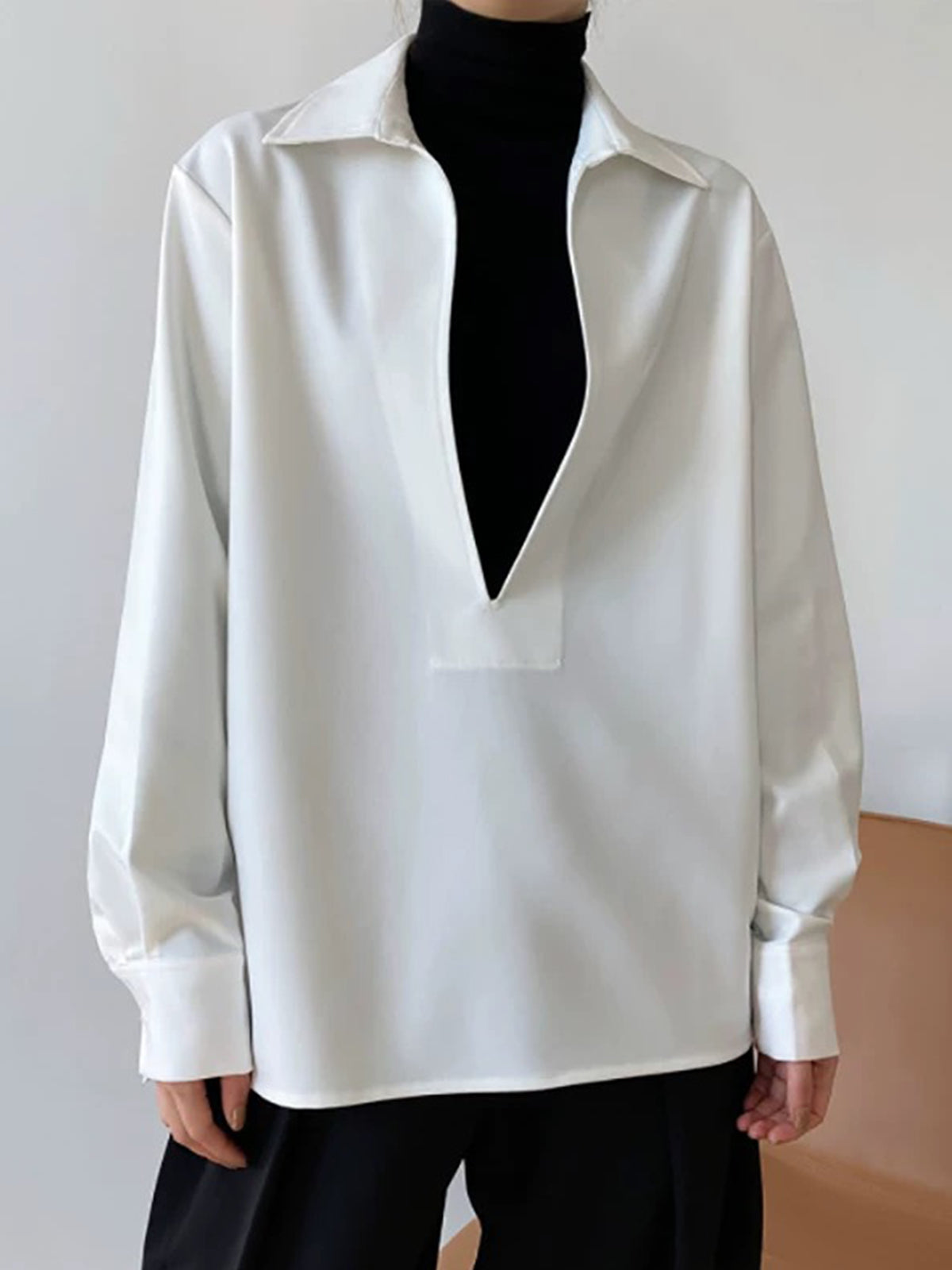 Markus | Deep V-Neck Poloshirt