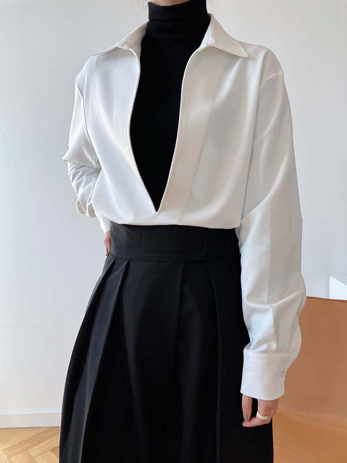 Markus | Deep V-Neck Poloshirt