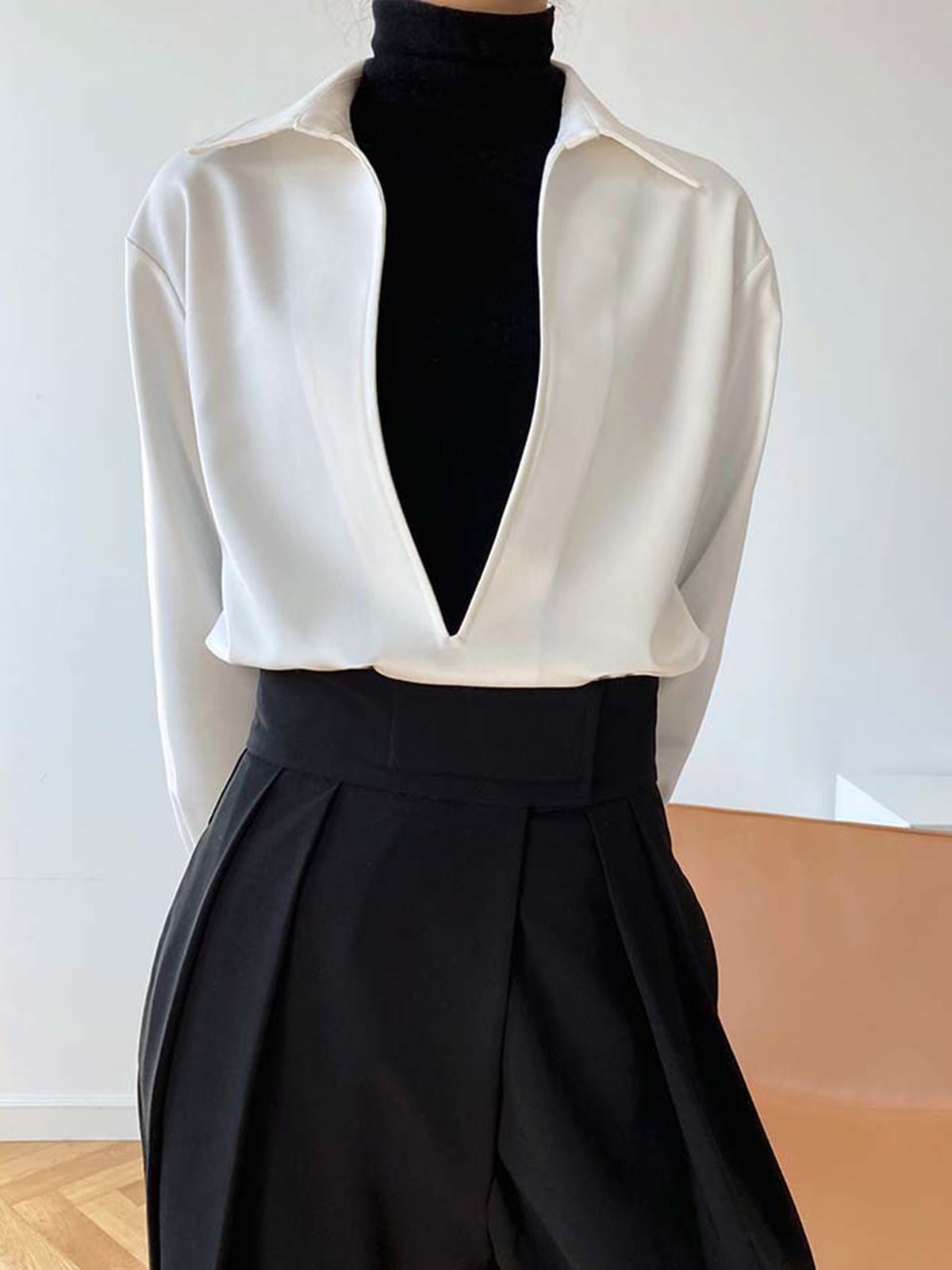 Markus | Deep V-Neck Poloshirt