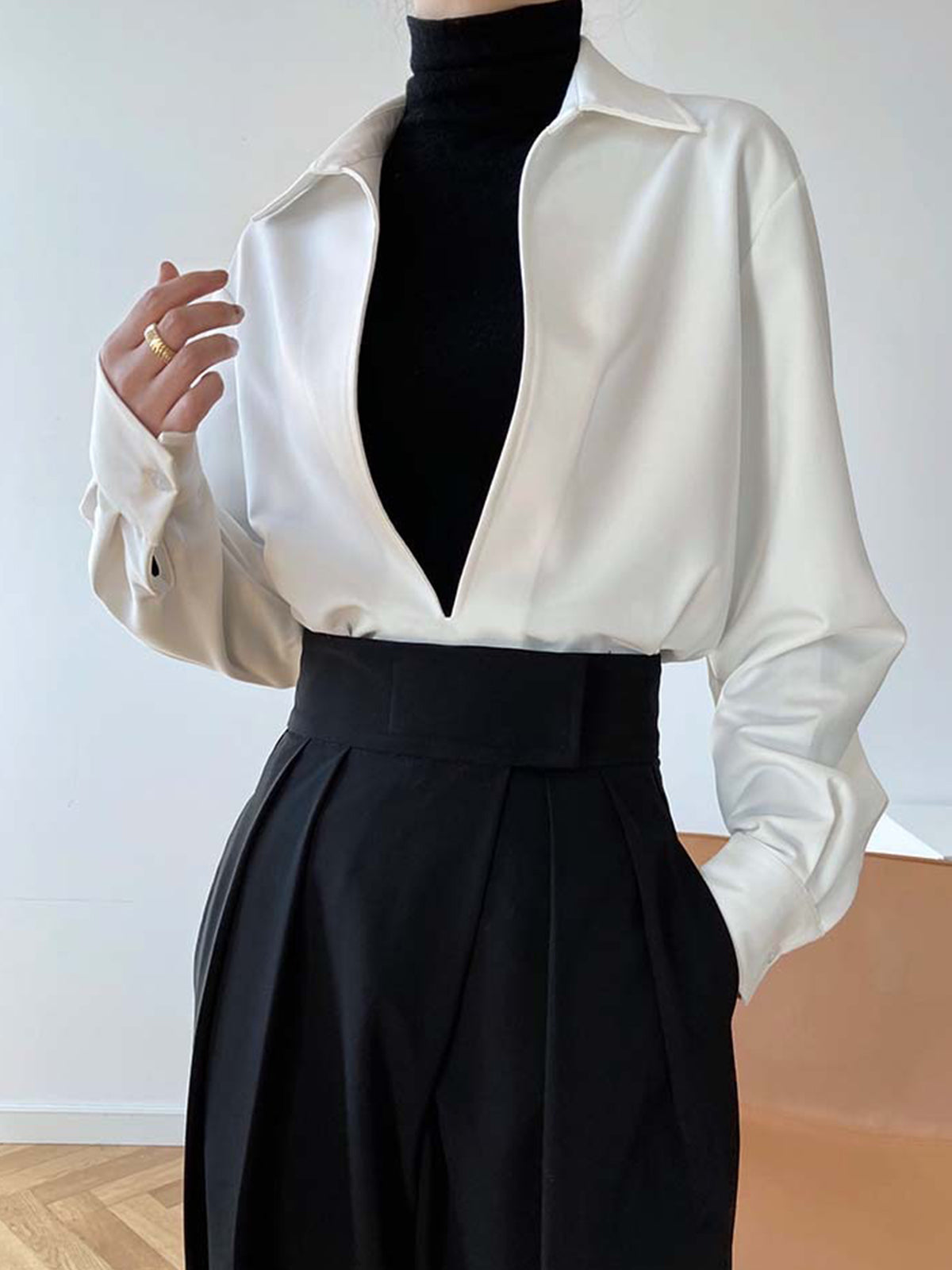 Markus | Deep V-Neck Poloshirt