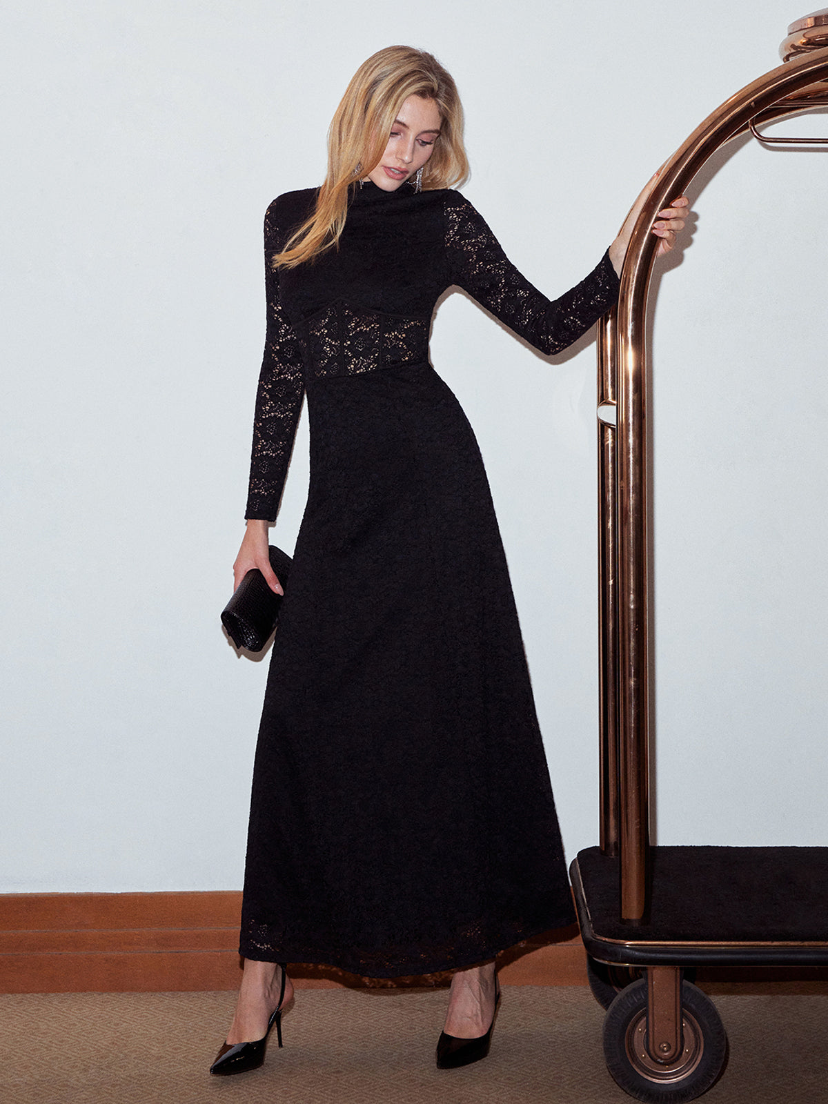 Clara | Elegantes Spitzenkleid mit Stehkragen und Reißverschluss