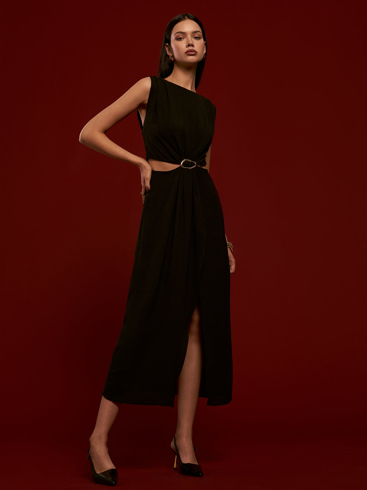 Clara | Plissiertes Kleid mit Metallring-Ausschnitt