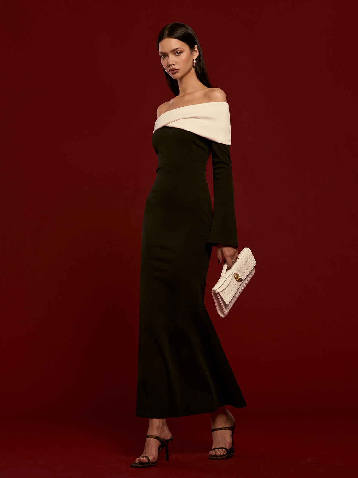 Clara | Elegantes Off-Shoulder Kleid mit Glockenärmeln