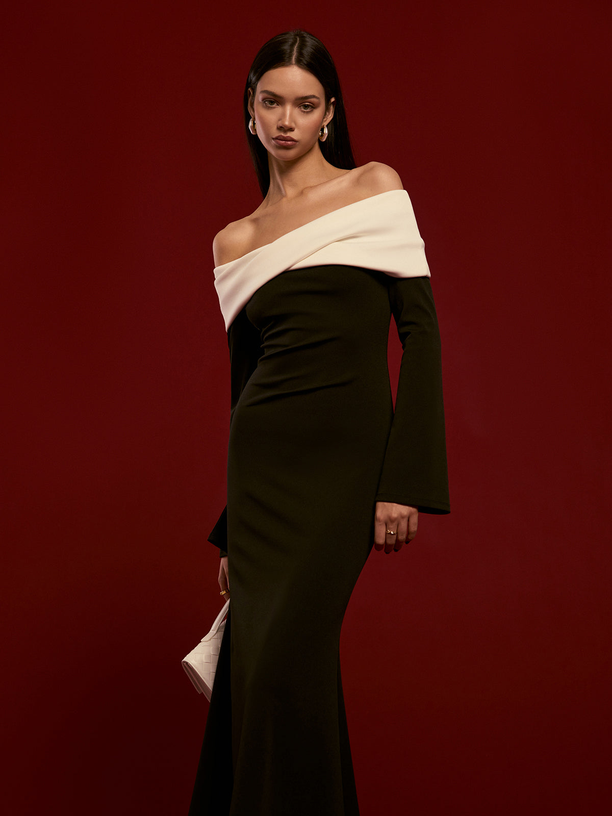 Clara | Elegantes Off-Shoulder Kleid mit Glockenärmeln