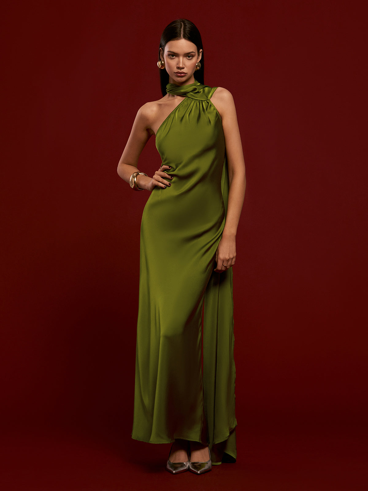 Anna | Asymmetrisches rückenfreies Satin-Kleid