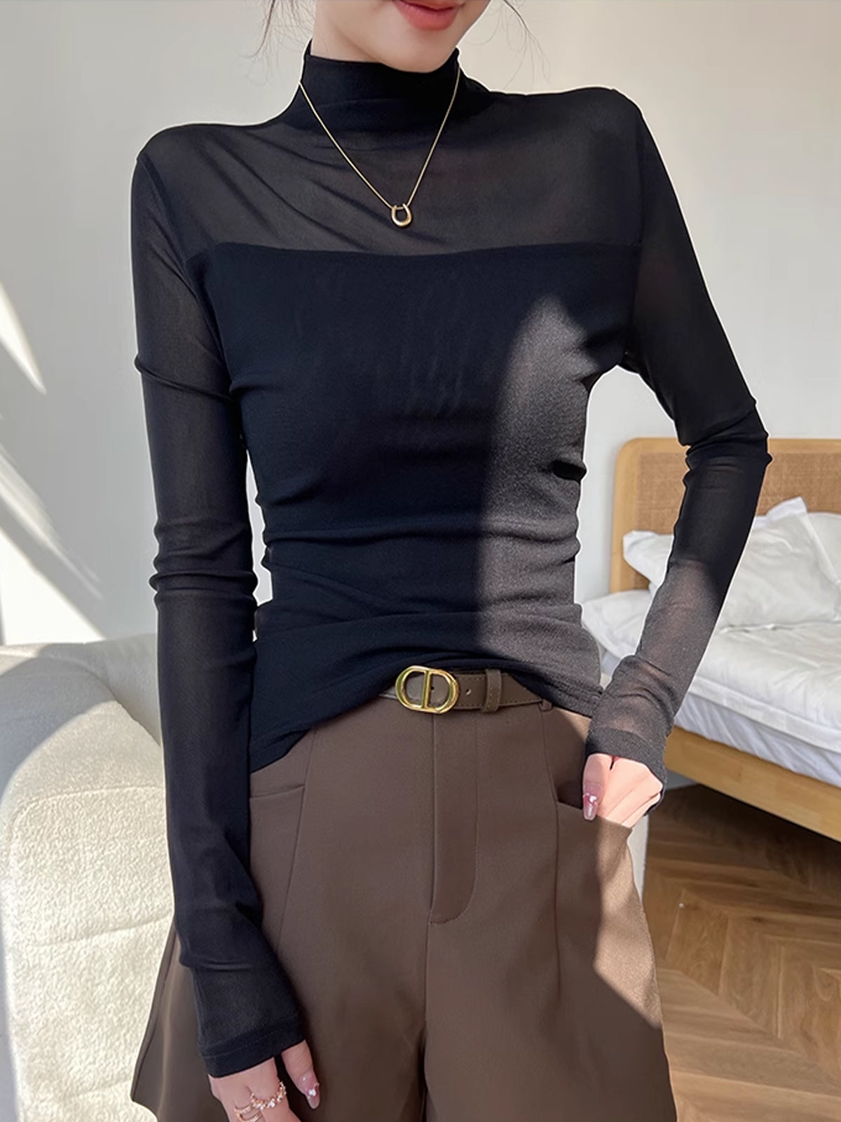 Clara | Verführerische Bluse mit transparentem Mesh-Panel